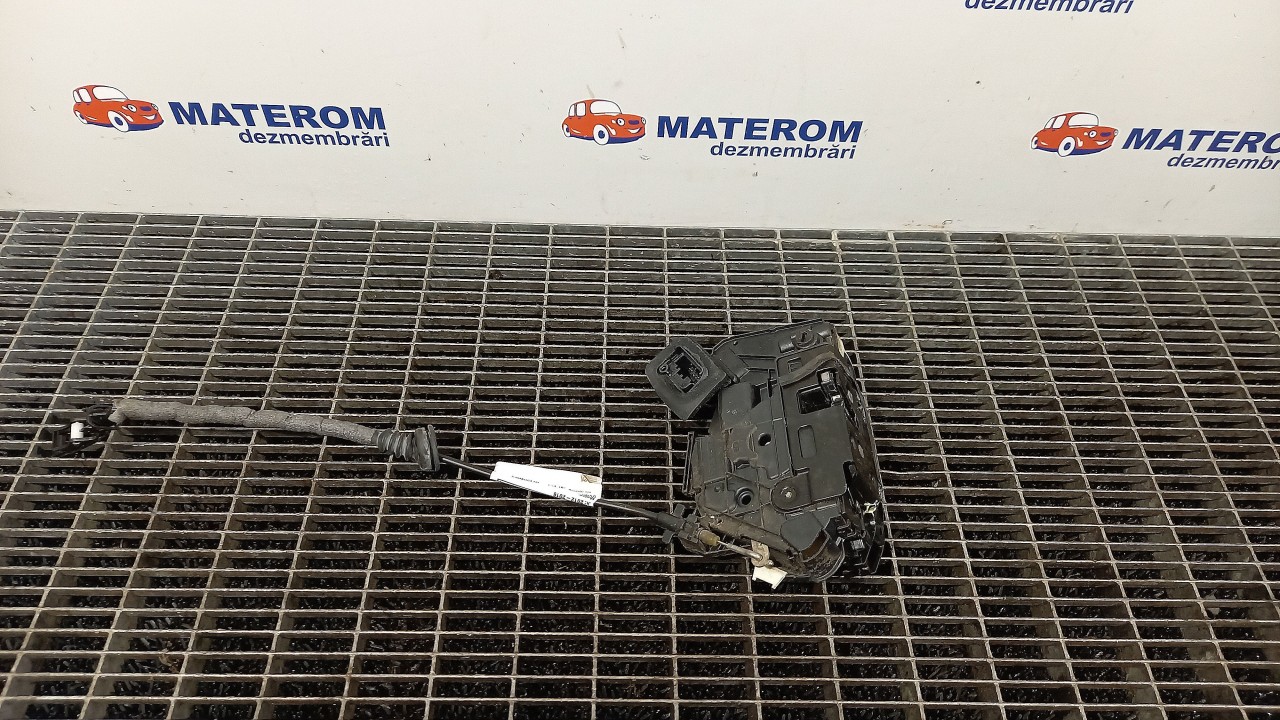 INCUIETOARE USA SPATE DREAPTA VW GOLF VII - - (2012 2016)