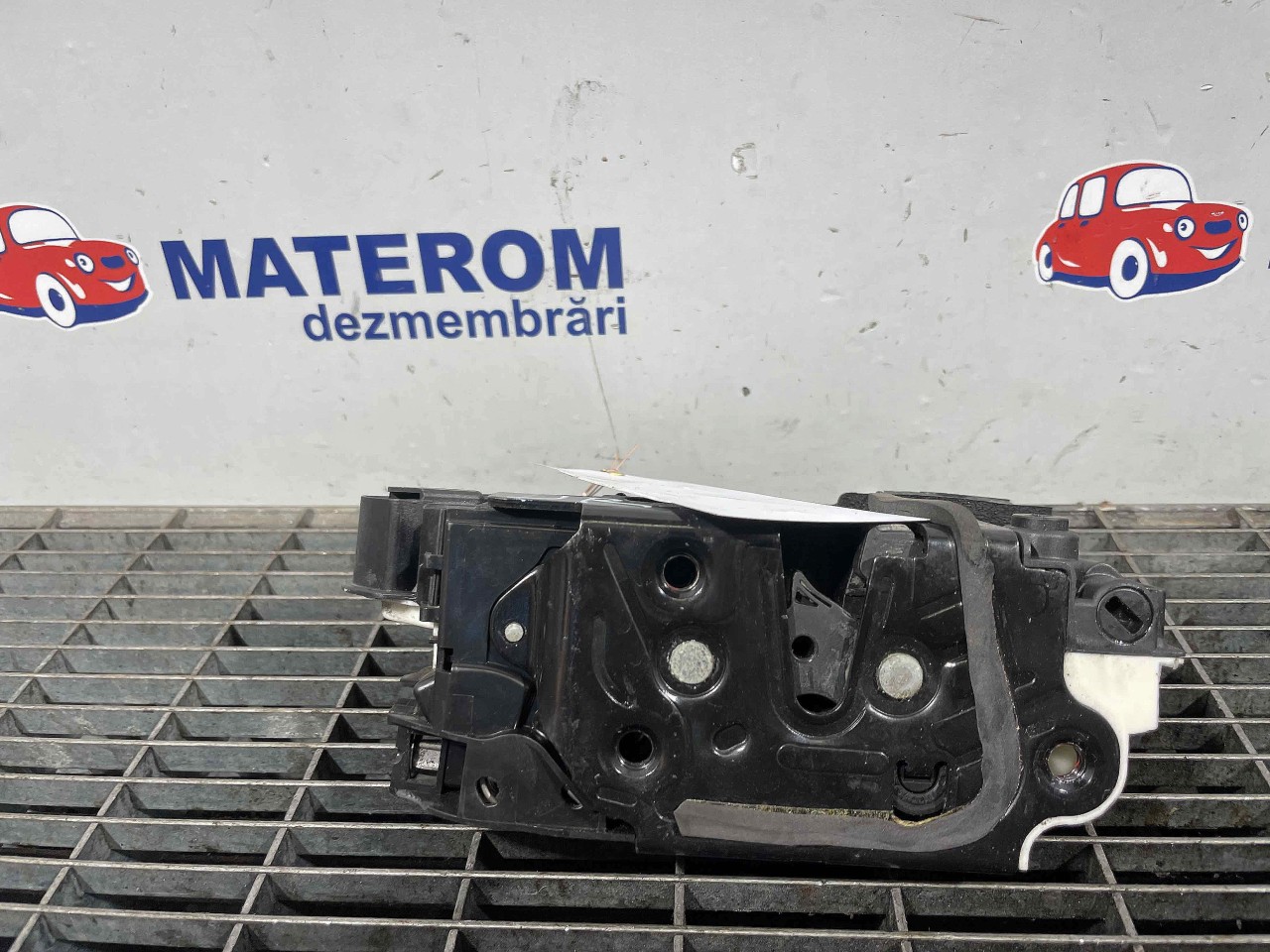 INCUIETOARE USA SPATE DREAPTA VW GOLF VII - - (2012 2016)