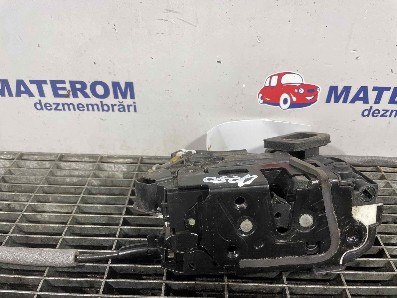 INCUIETOARE USA SPATE DREAPTA VW GOLF VII - - (2012 2016)