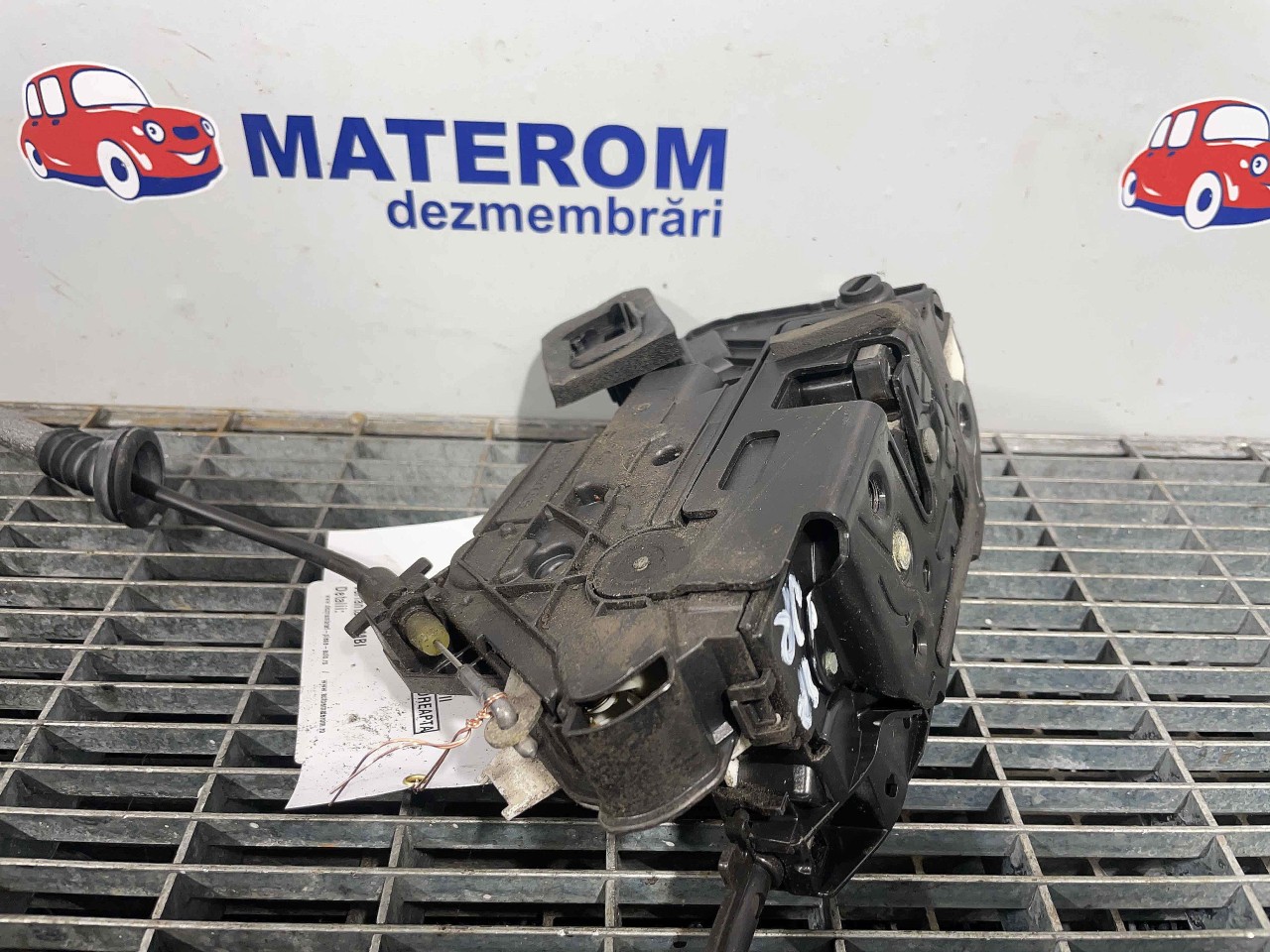 INCUIETOARE USA SPATE DREAPTA VW GOLF VII - - (2012 2016)