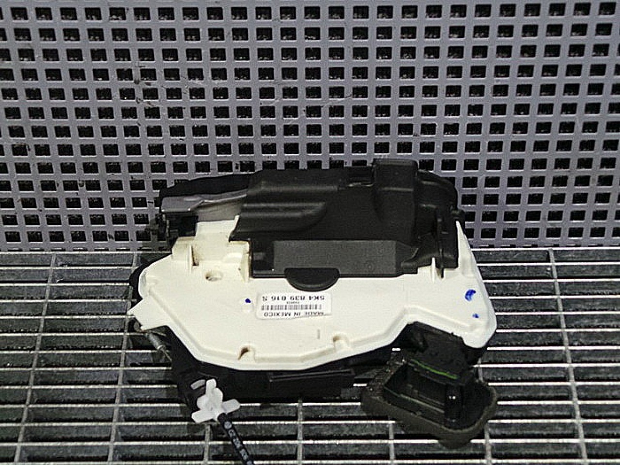 INCUIETOARE USA SPATE DREAPTA VW JETTA IV JETTA IV - - (2010 2019)
