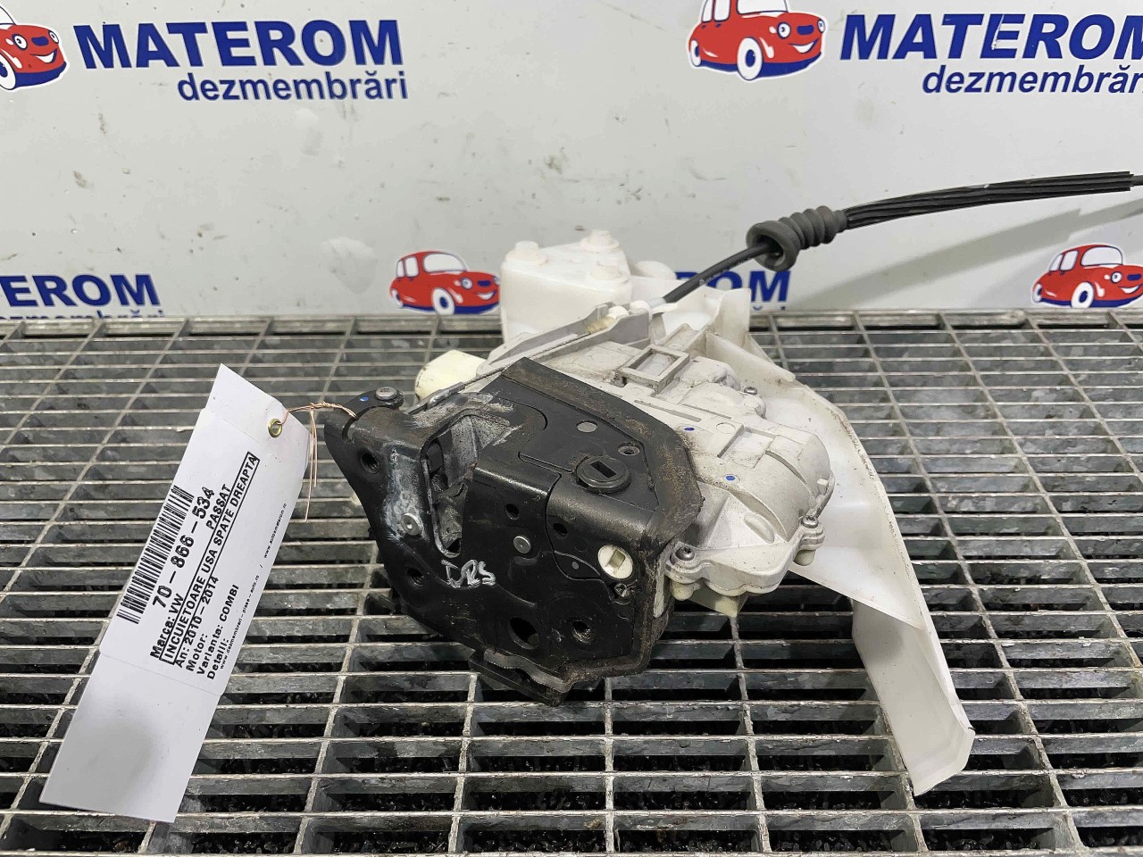INCUIETOARE USA SPATE DREAPTA VW PASSAT - - (2010 2014)