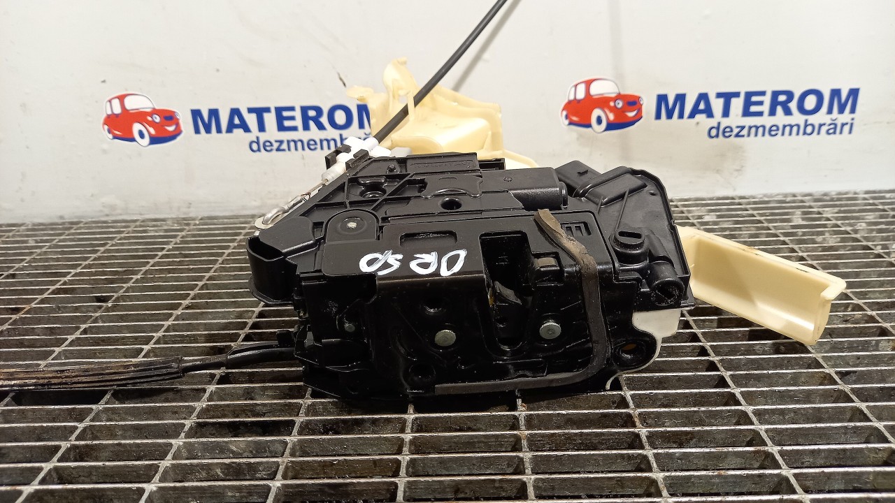 INCUIETOARE USA SPATE DREAPTA VW PASSAT CC PASSAT CC - - (2012 2016)
