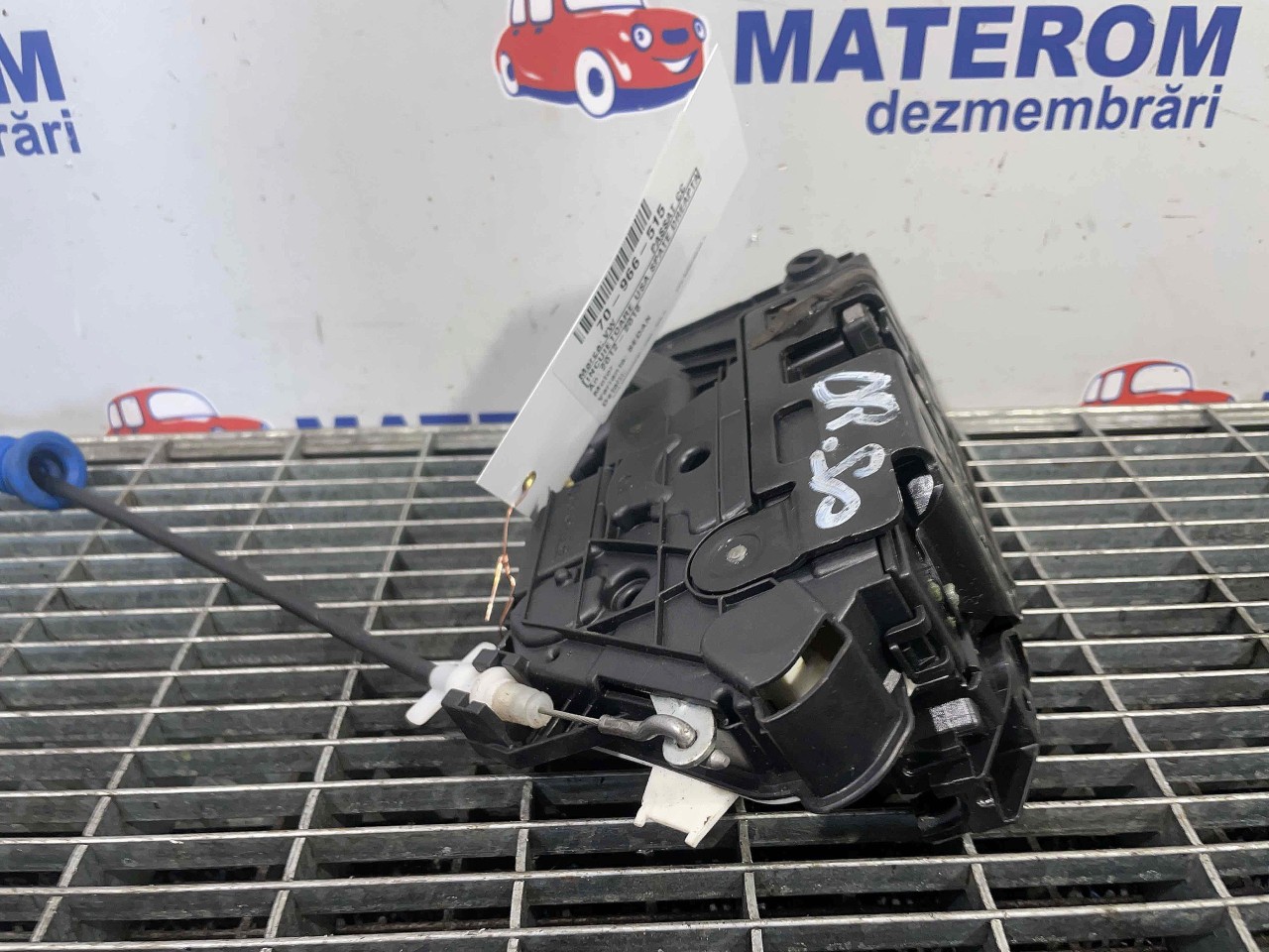 INCUIETOARE USA SPATE DREAPTA VW PASSAT CC PASSAT CC - - (2012 2016)