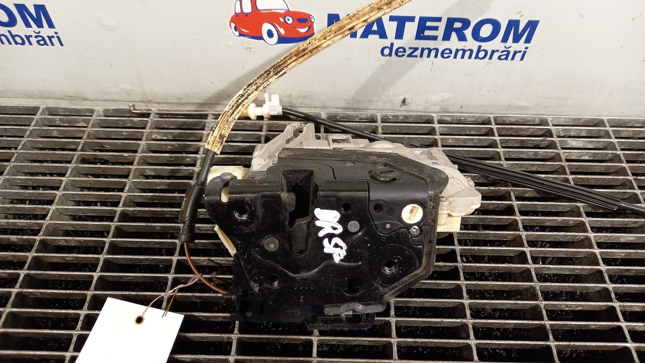 INCUIETOARE USA SPATE DREAPTA VW PASSAT PASSAT - - (2010 2014)