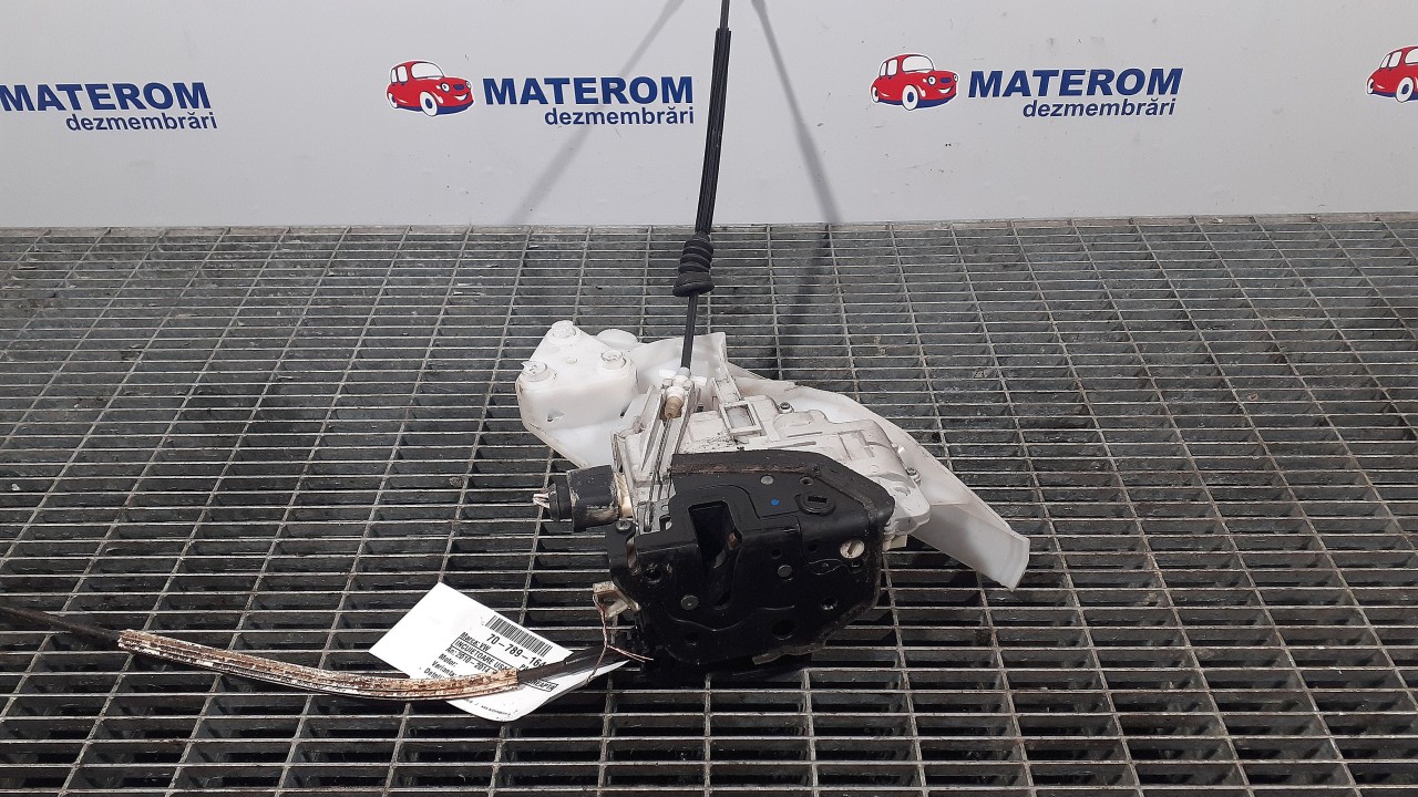 INCUIETOARE USA SPATE DREAPTA VW PASSAT PASSAT - - (2010 2014)