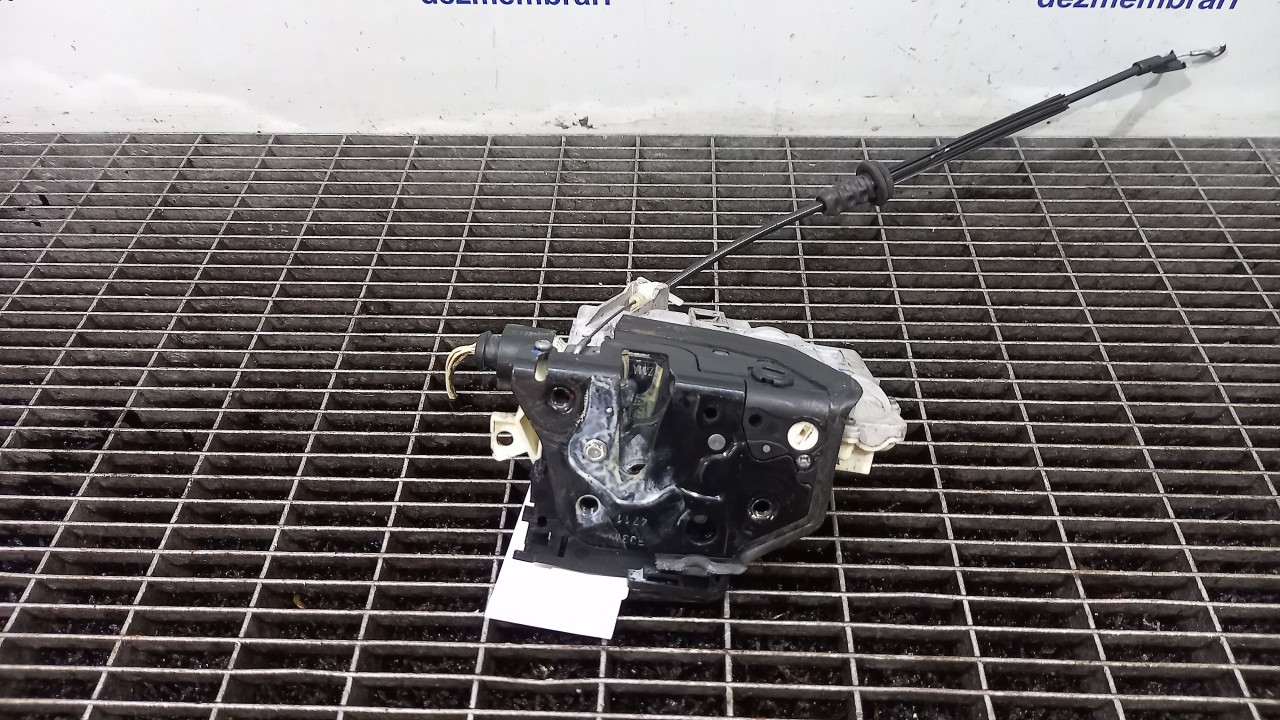 INCUIETOARE USA SPATE DREAPTA VW PASSAT PASSAT - - (2010 2014)