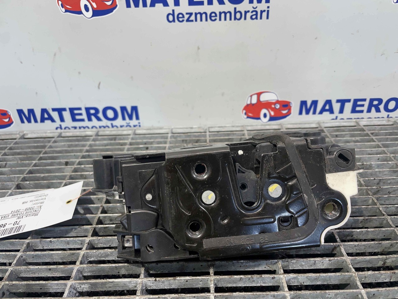 INCUIETOARE USA SPATE DREAPTA VW POLO - - (2009 2014)