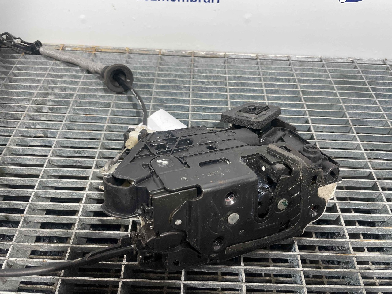 INCUIETOARE USA SPATE DREAPTA VW POLO - - (2009 2014)