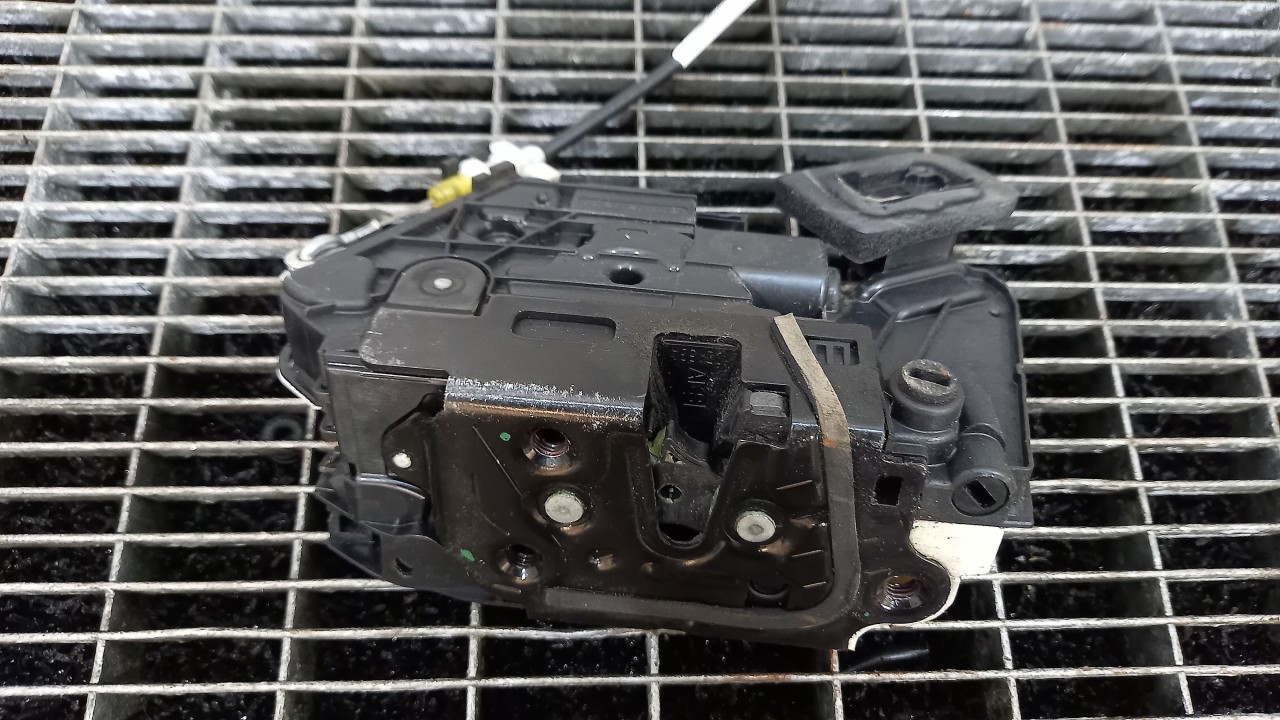 INCUIETOARE USA SPATE DREAPTA VW POLO POLO - - (2009 2014)