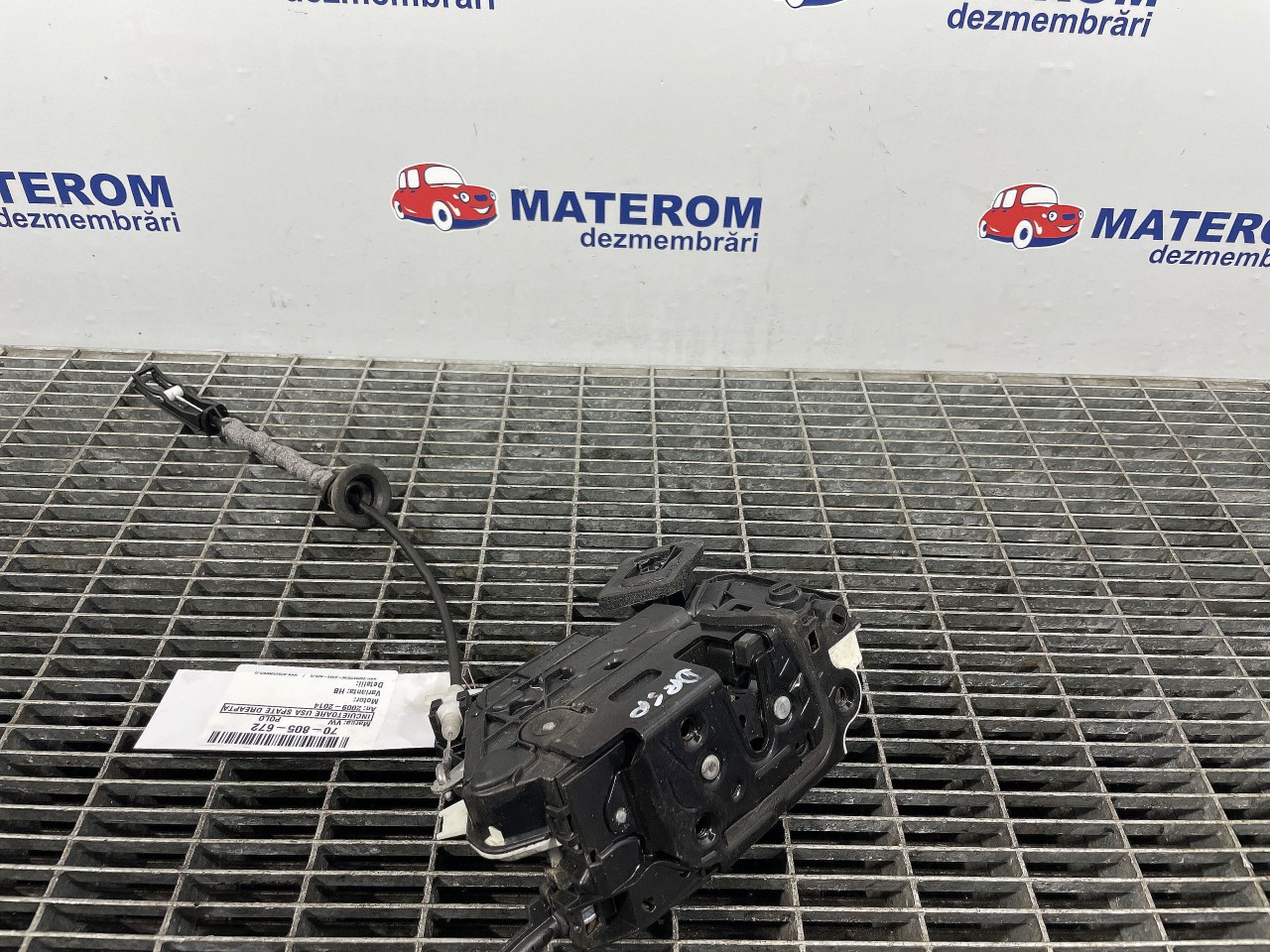 INCUIETOARE USA SPATE DREAPTA VW POLO POLO - - (2009 2014)