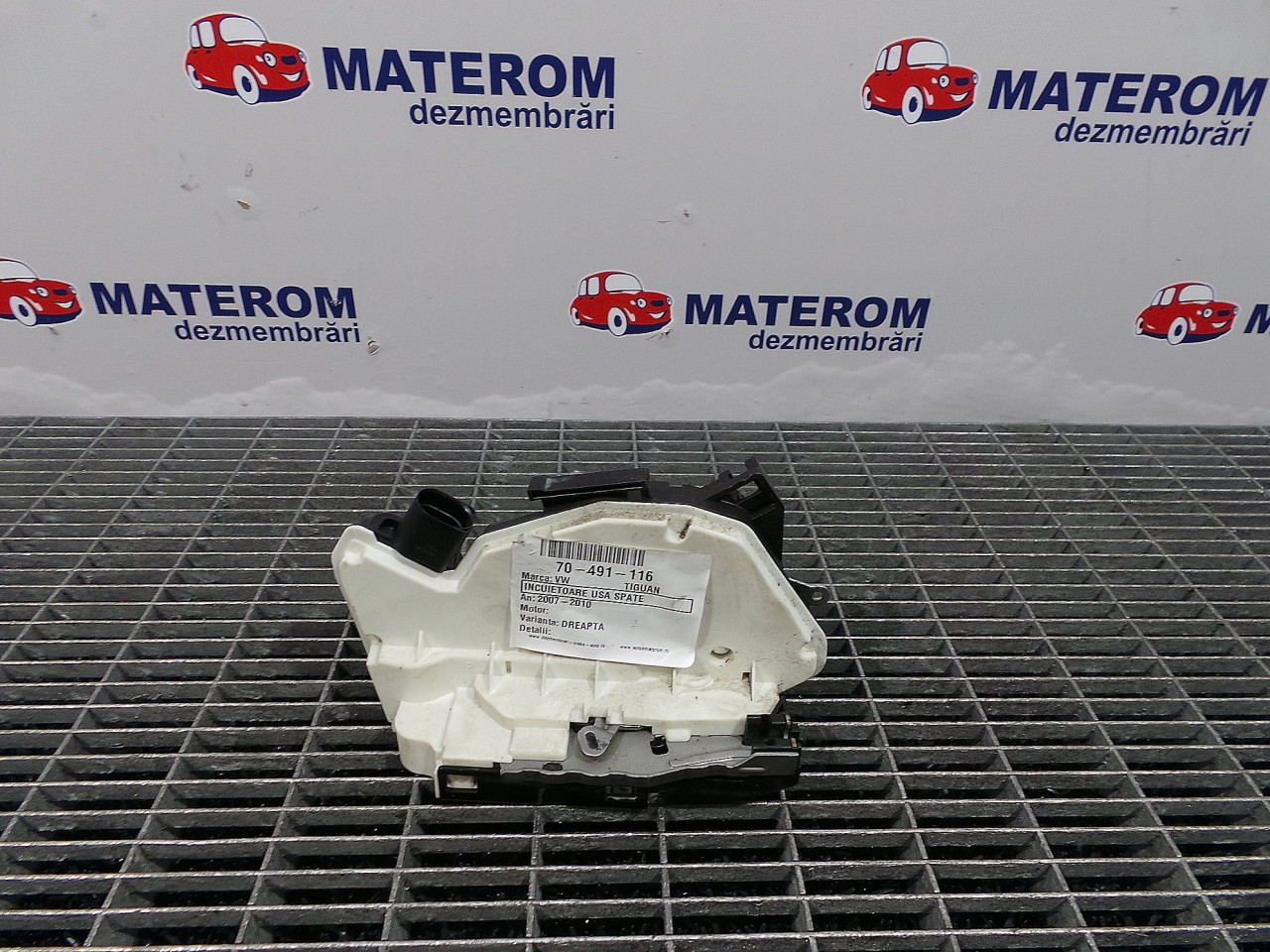 INCUIETOARE USA SPATE DREAPTA VW TIGUAN - - (2007 2010)