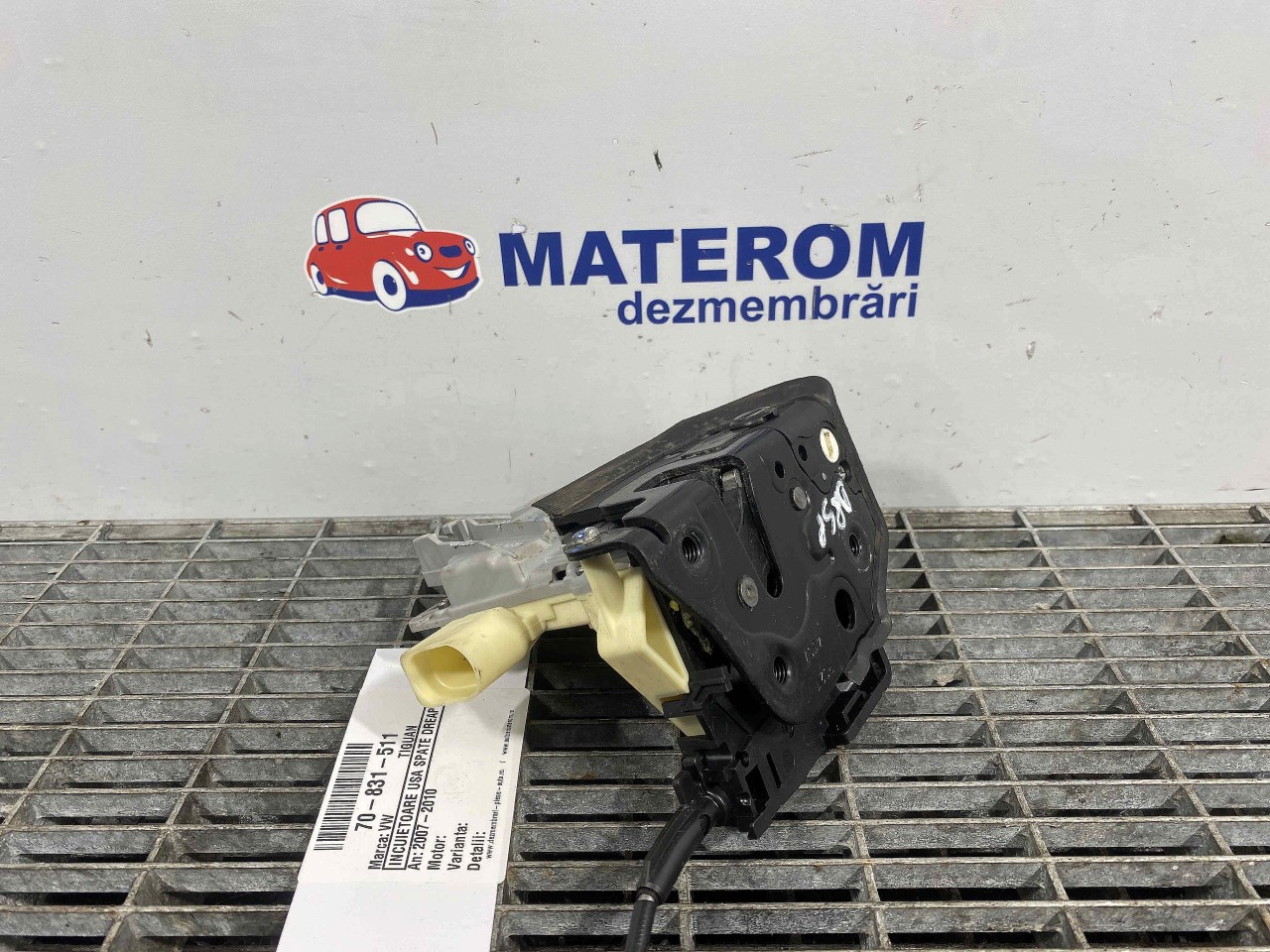 INCUIETOARE USA SPATE DREAPTA VW TIGUAN - - (2007 2010)