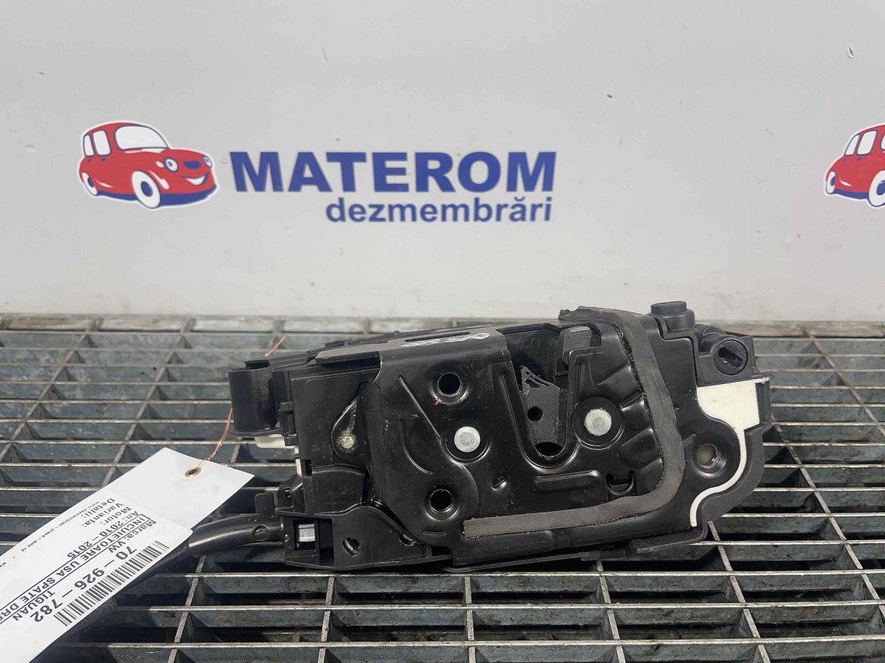 INCUIETOARE USA SPATE DREAPTA VW TIGUAN TIGUAN - - (2010 2015)