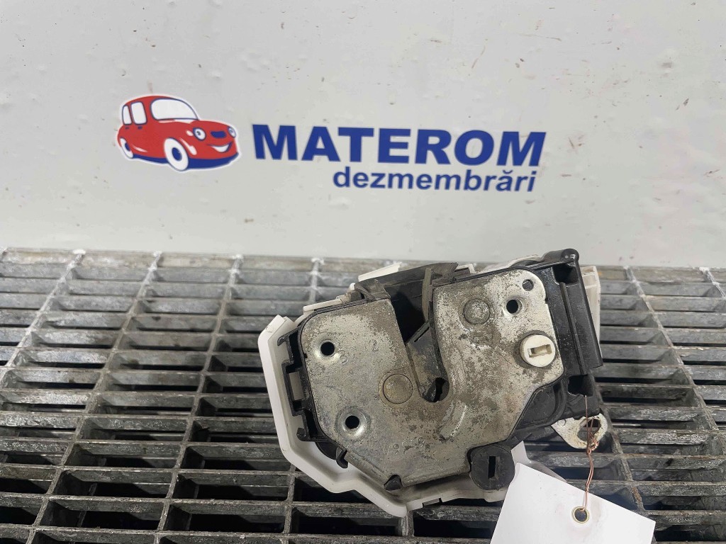 INCUIETOARE USA SPATE STANGA ALFA ROMEO 
