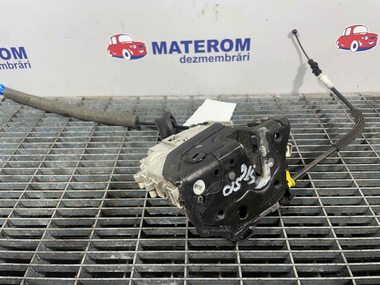 INCUIETOARE USA SPATE STANGA AUDI A1 A1 - - (2010 2014)
