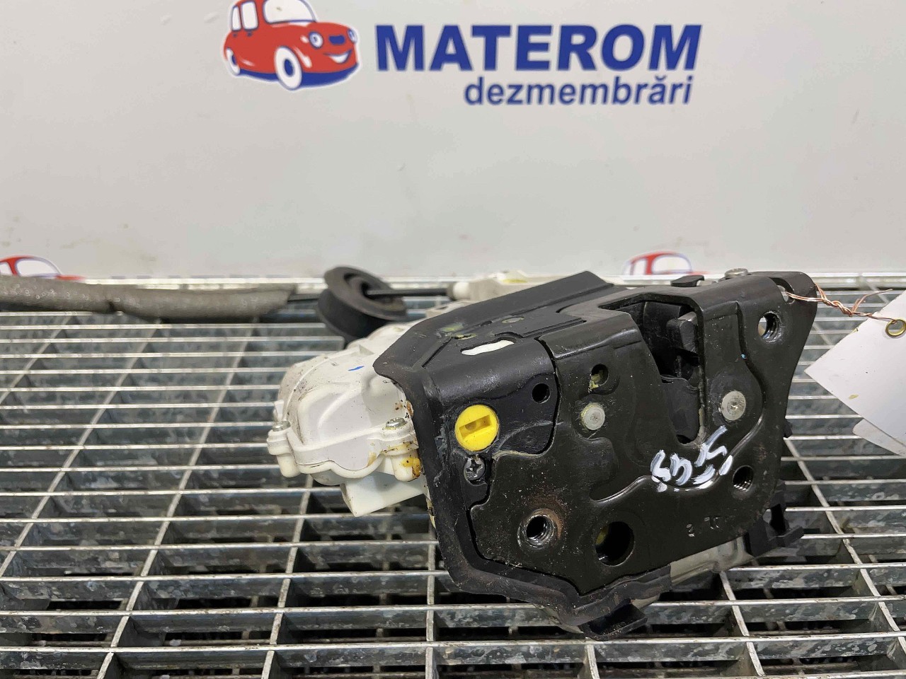 INCUIETOARE USA SPATE STANGA AUDI A6 A6 - - (2011 2015)