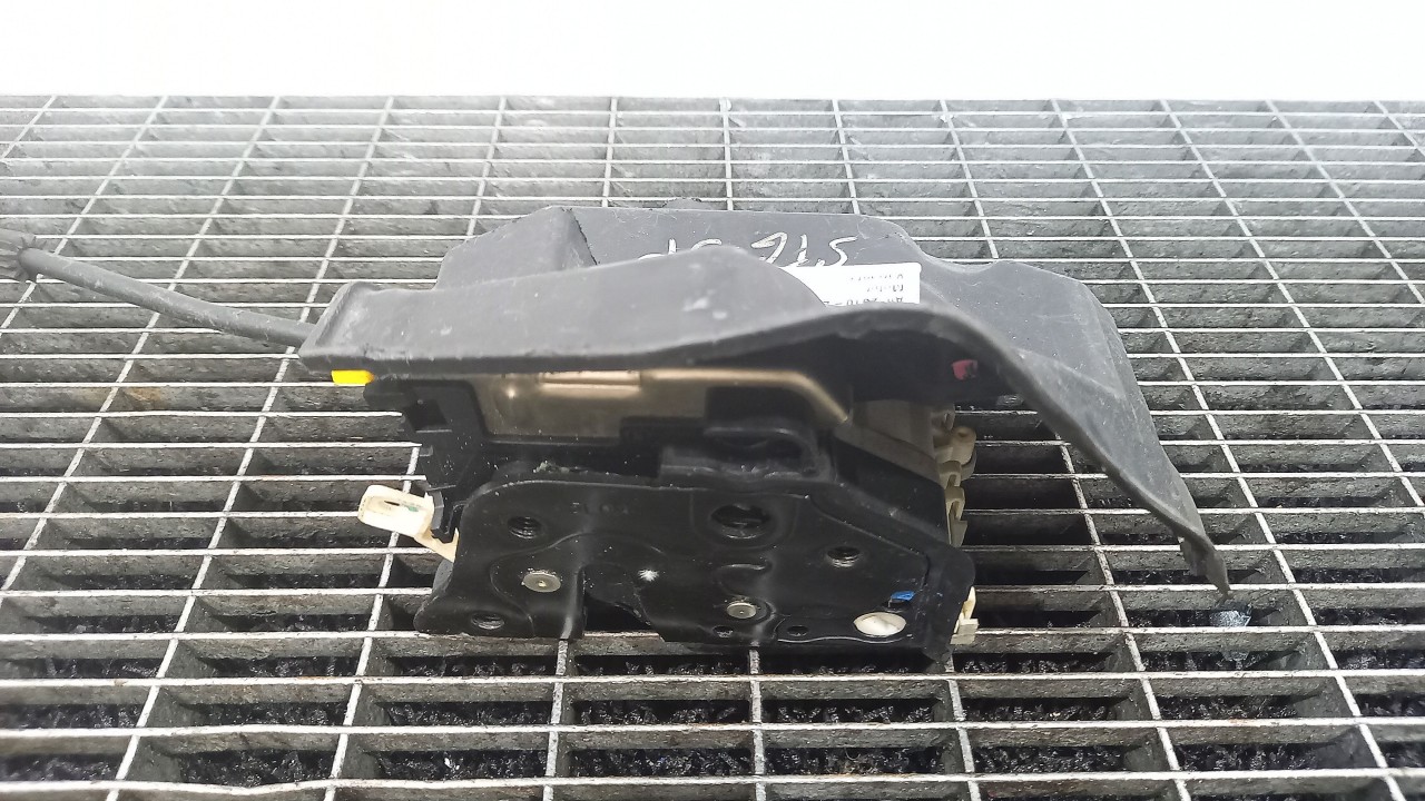 INCUIETOARE USA SPATE STANGA AUDI A8 A8 - - (2010 2013)