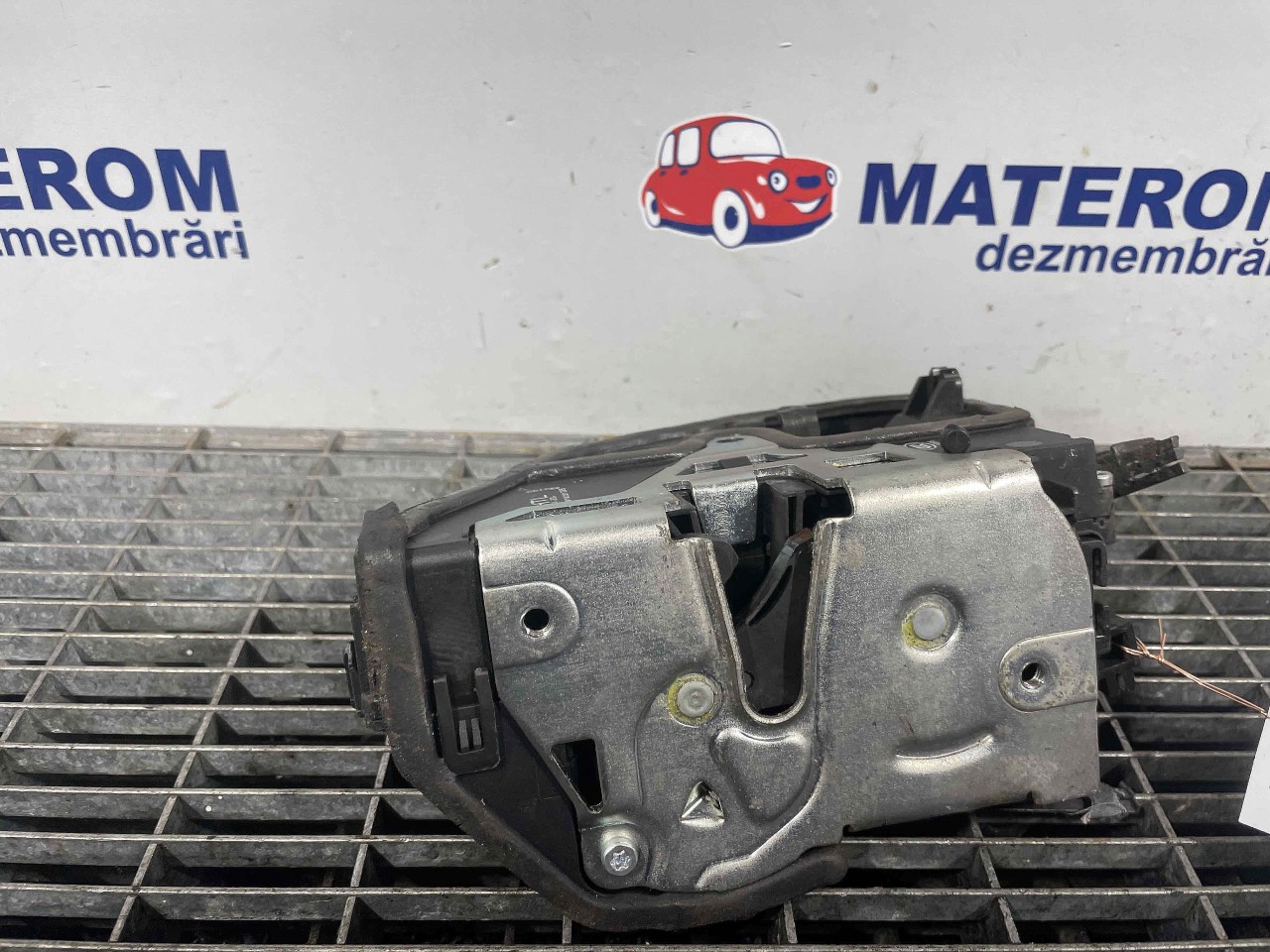 INCUIETOARE USA SPATE STANGA BMW SERIA 3 E 90 SERIA 3 E 90 - - (2007 2012)