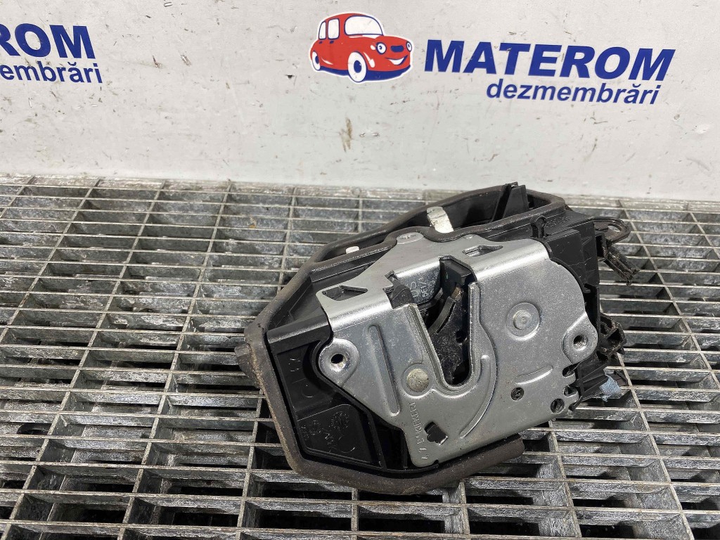 INCUIETOARE USA SPATE STANGA BMW SERIA 3 E 90 - - (2007 2012)