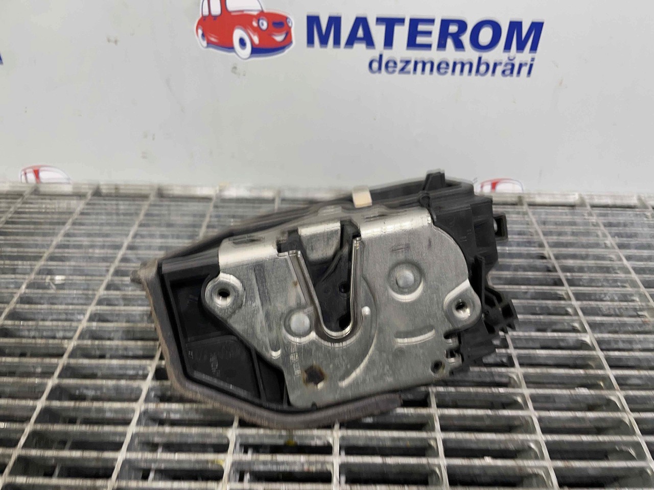 INCUIETOARE USA SPATE STANGA BMW X3 X3 - - (2004 2007)
