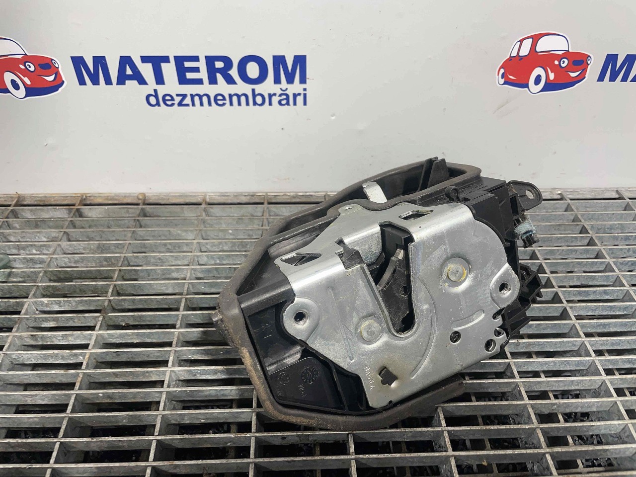 INCUIETOARE USA SPATE STANGA BMW X3 X3 - - (2010 2017)