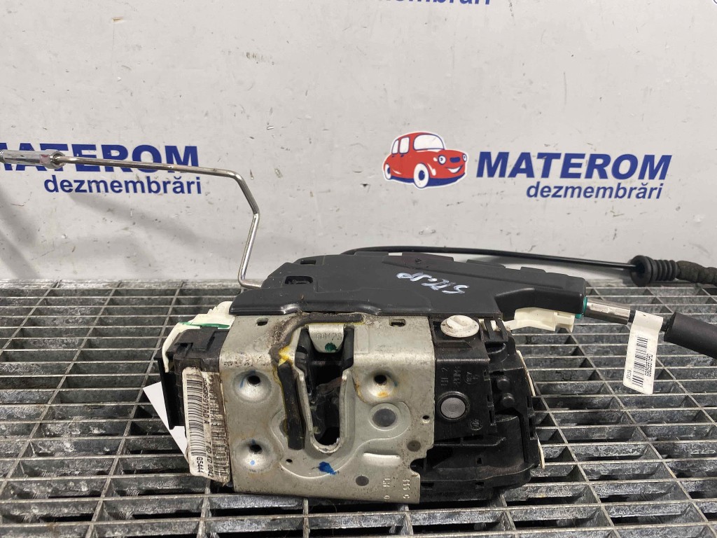 INCUIETOARE USA SPATE STANGA CHRYSLER 30