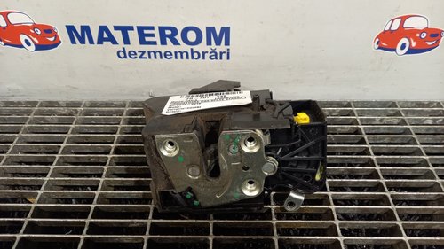 INCUIETOARE USA SPATE STANGA DACIA LOGAN MCV - - (2012 2016)