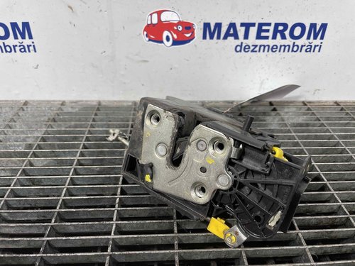 INCUIETOARE USA SPATE STANGA DACIA SANDERO SANDERO - - (2012 2019)