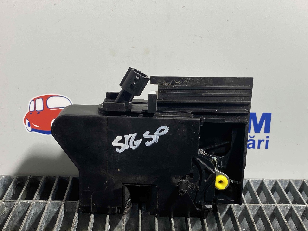 INCUIETOARE USA SPATE STANGA DACIA SANDERO SANDERO - - (2012 2019)