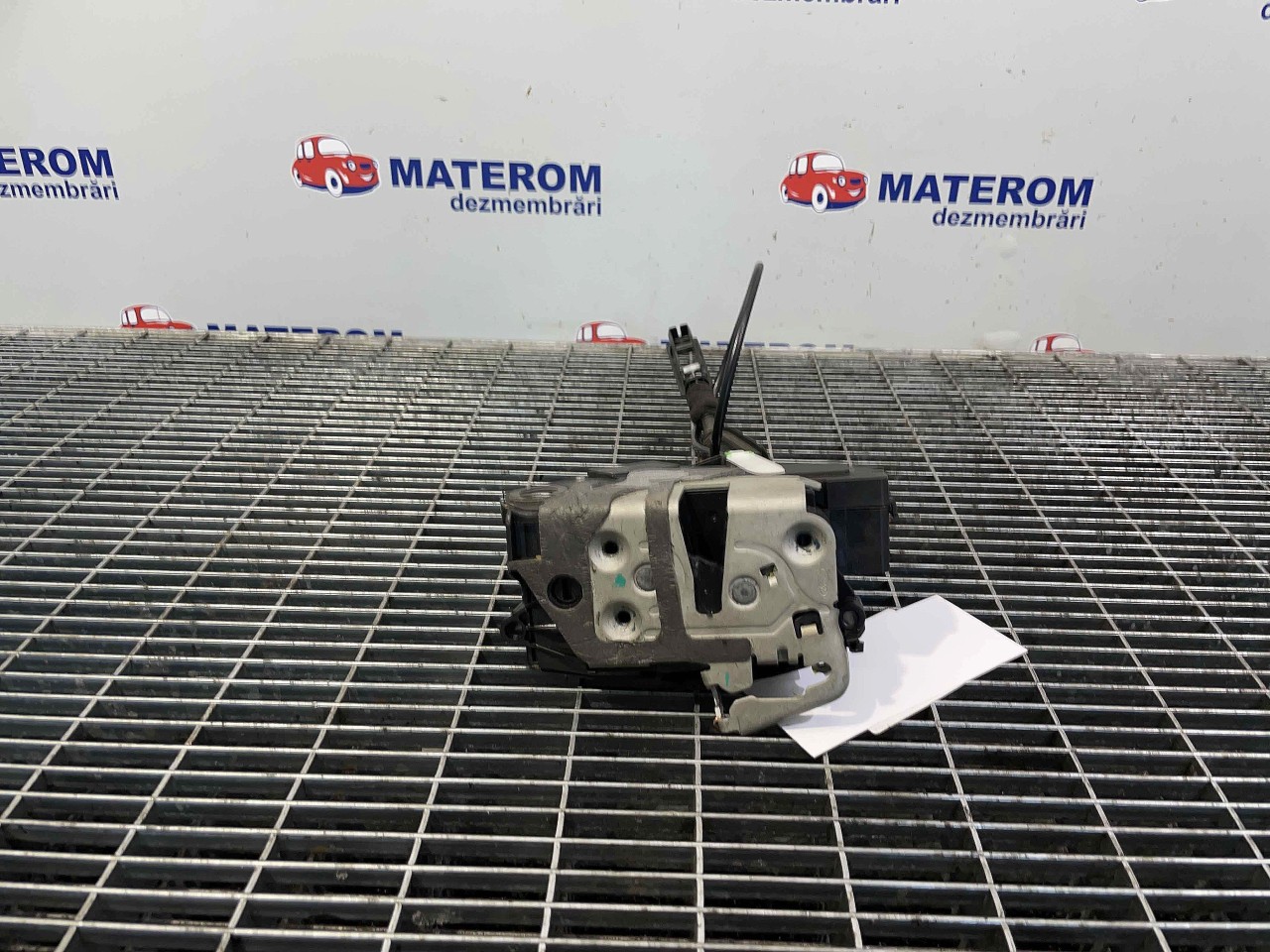 INCUIETOARE USA SPATE STANGA FORD ECOSPORT - - (2013 2018)
