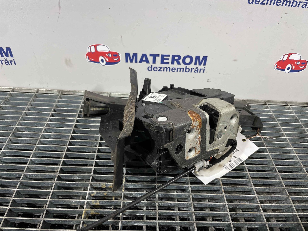 INCUIETOARE USA SPATE STANGA FORD FOCUS - - (2011 2014)