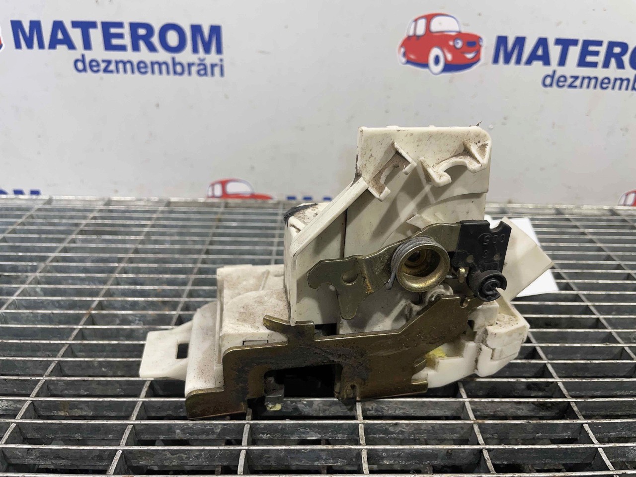 INCUIETOARE USA SPATE STANGA FORD FOCUS C-MAX FOCUS C-MAX - - (2003 2007)