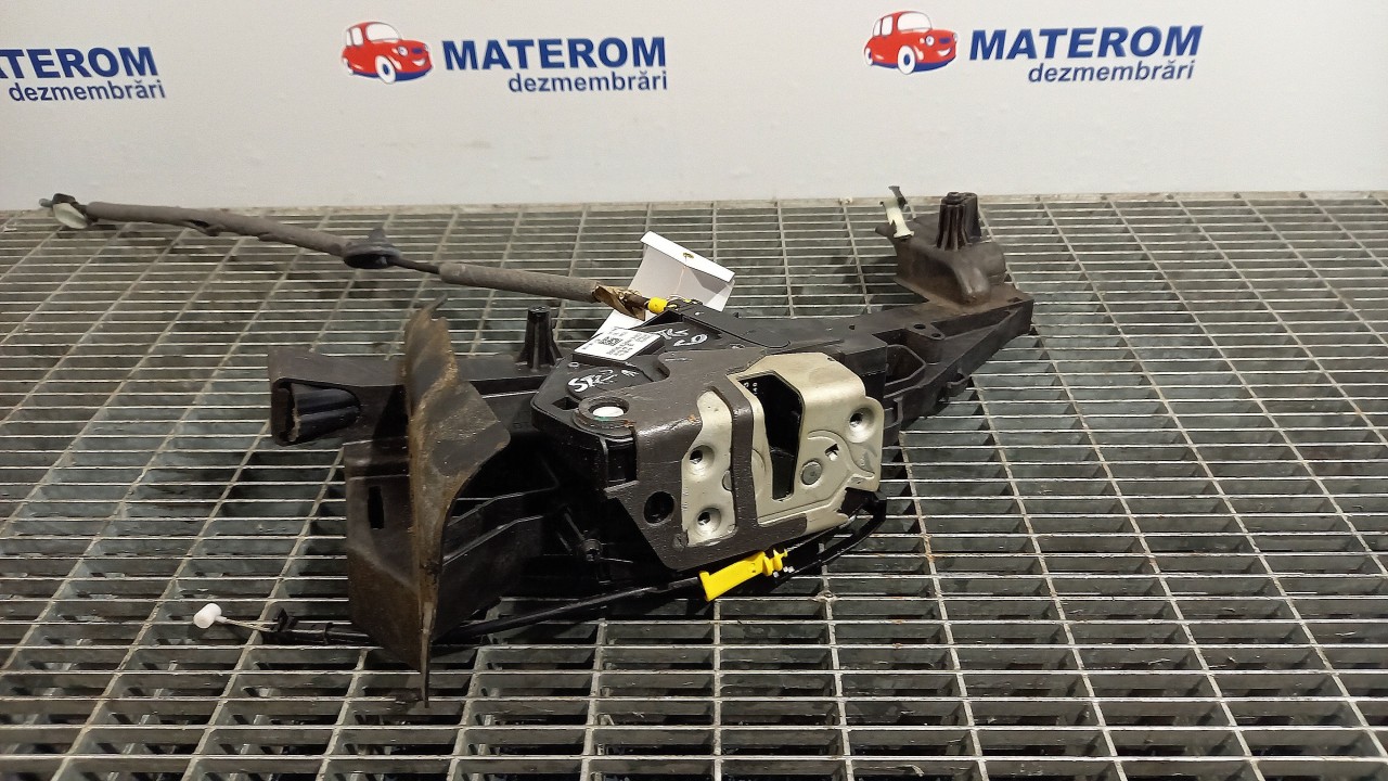 INCUIETOARE USA SPATE STANGA FORD KUGA - - (2012 2019)