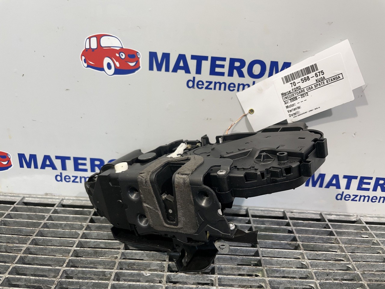 INCUIETOARE USA SPATE STANGA FORD KUGA KUGA - - (2008 2012)