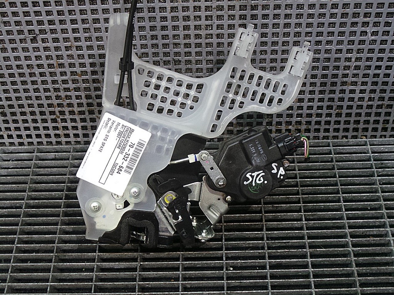 INCUIETOARE USA SPATE STANGA HYUNDAI TUCSON - - (2004 2009)