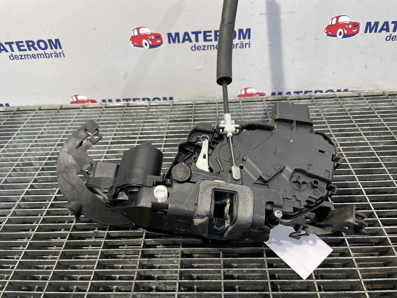 INCUIETOARE USA SPATE STANGA JAGUAR XF XF - - (2007 2011)