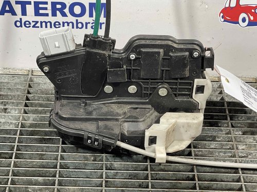 INCUIETOARE USA SPATE STANGA KIA SORENTO - - (2009 2012)