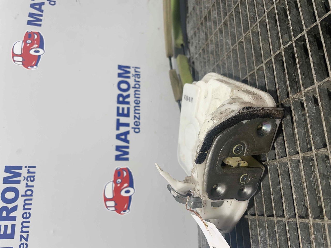 INCUIETOARE USA SPATE STANGA MAZDA 3 - - (2013 2018)
