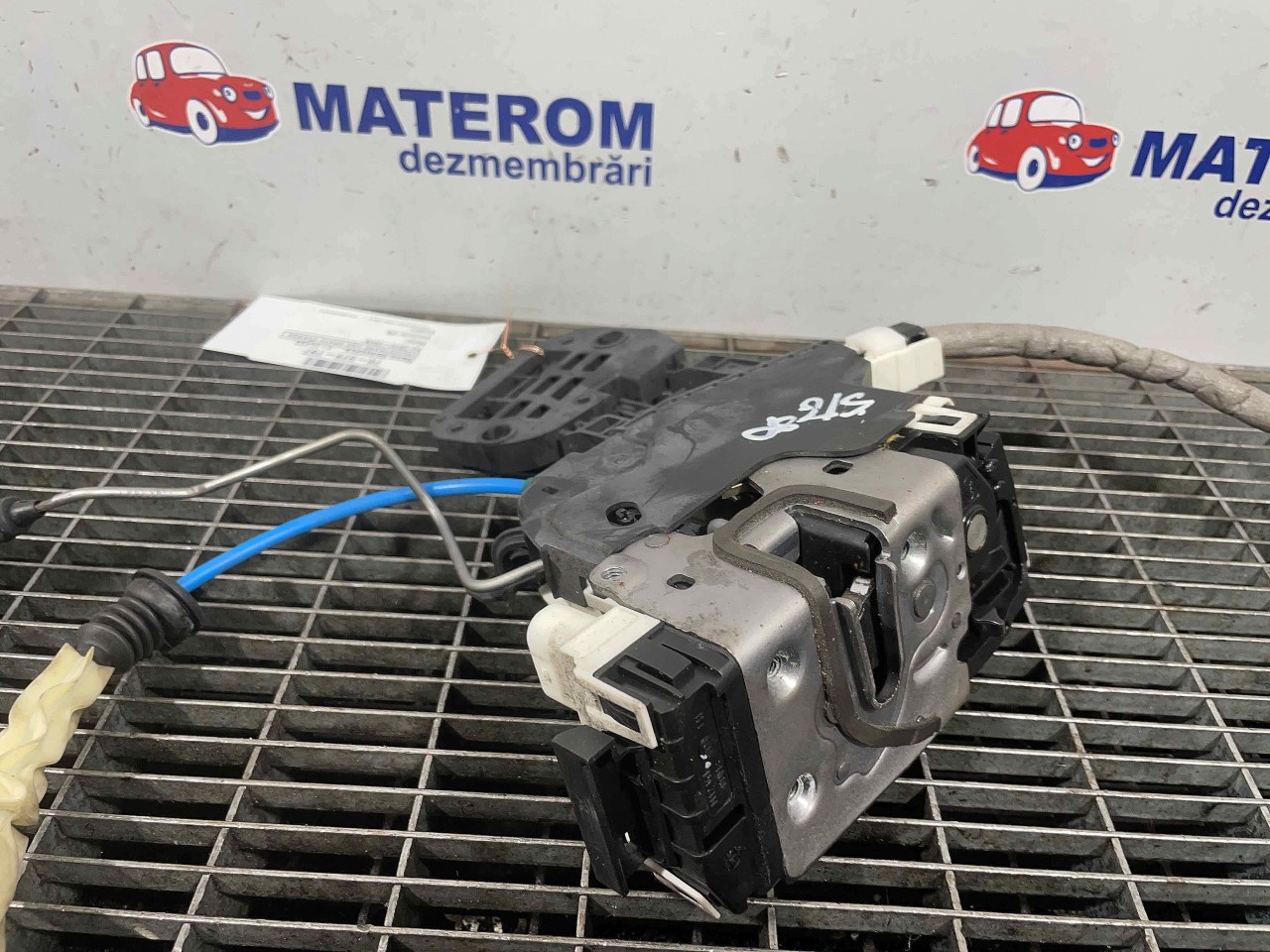 INCUIETOARE USA SPATE STANGA MERCEDES A-CLASS - - (2012 2018)