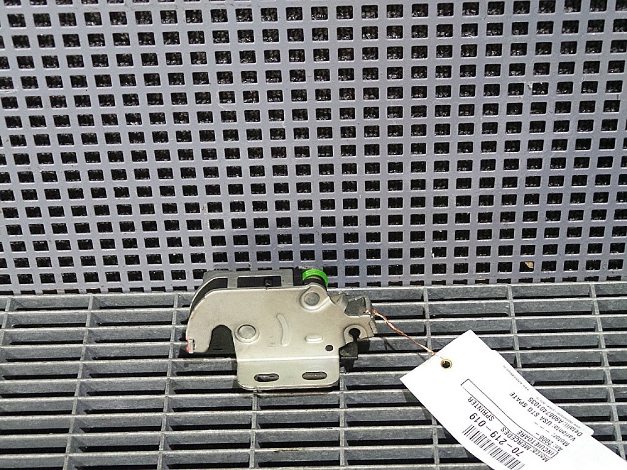 INCUIETOARE USA SPATE STANGA MERCEDES SPRINTER SPRINTER - - (2006 2014)