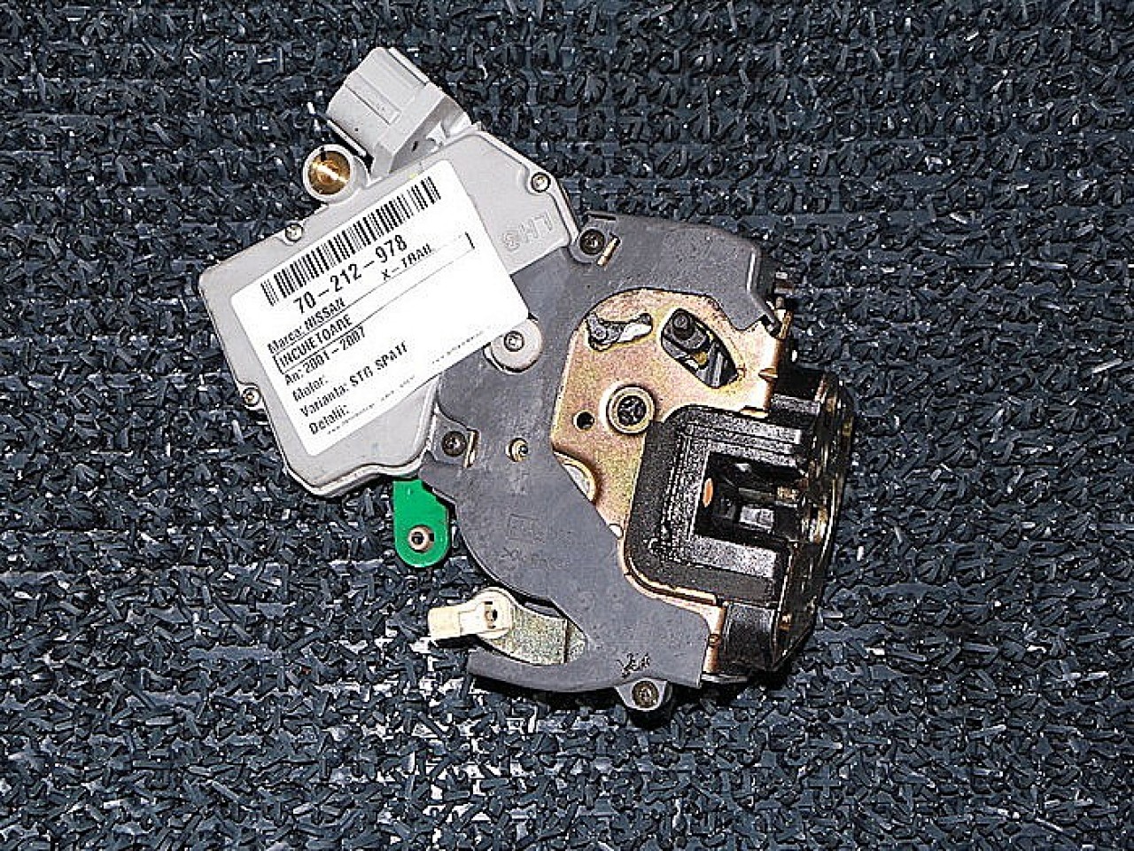 INCUIETOARE USA SPATE STANGA NISSAN X-TRAIL - - (2001 2007)