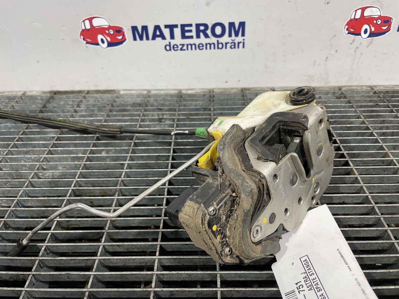 INCUIETOARE USA SPATE STANGA OPEL ASTRA J - - (2009 2012)
