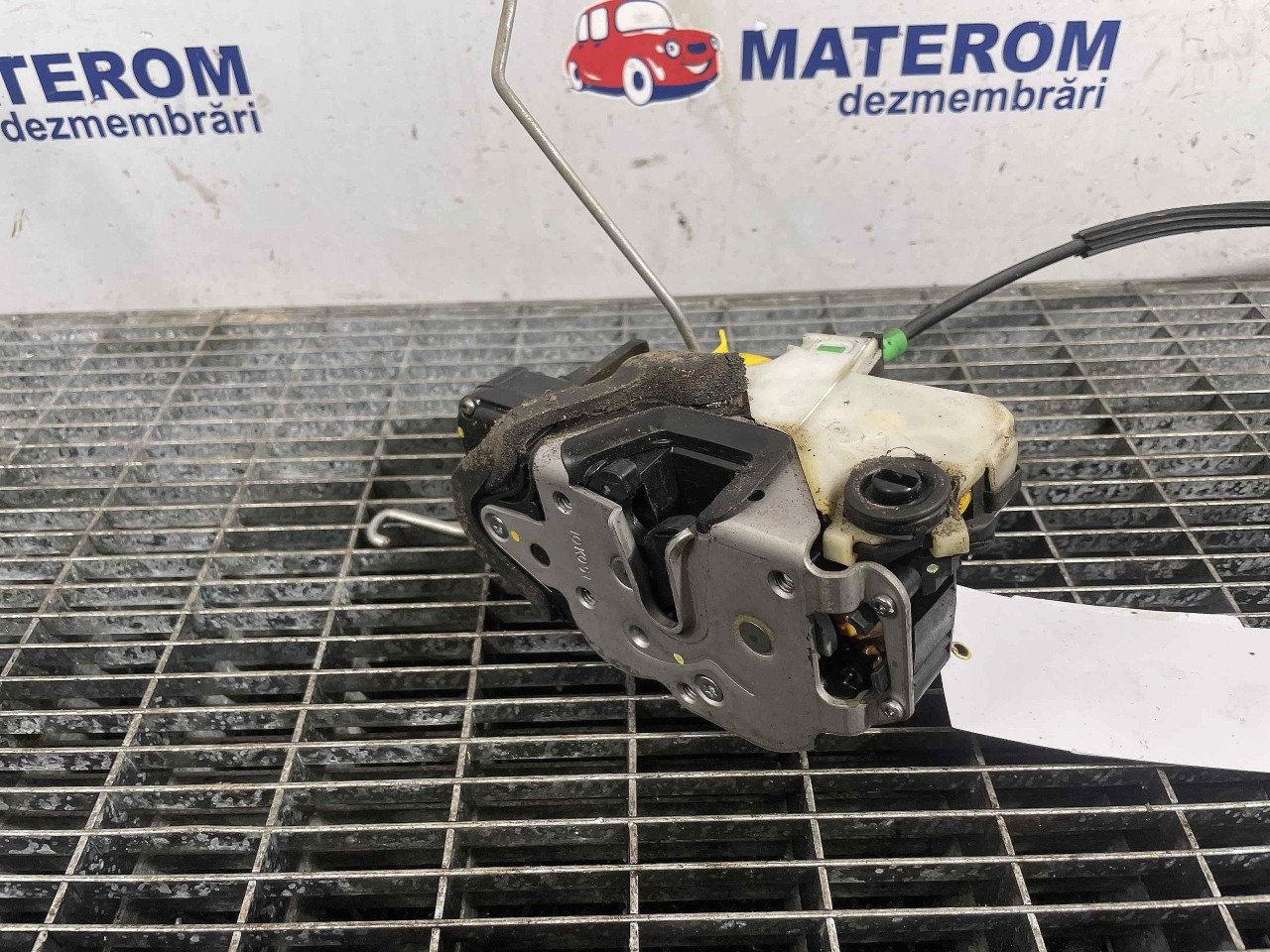 INCUIETOARE USA SPATE STANGA OPEL ASTRA J ASTRA J - - (2009 2012)