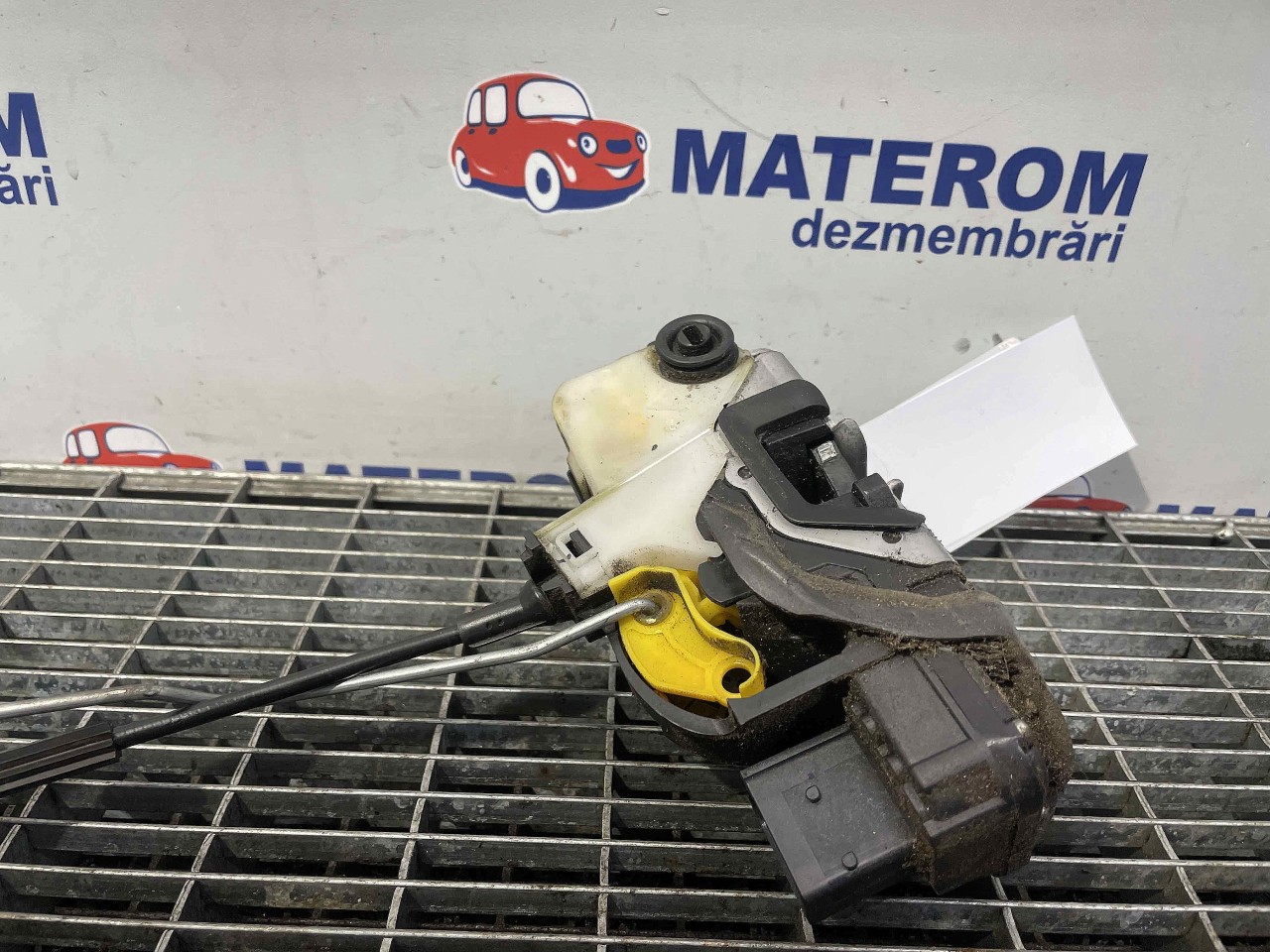 INCUIETOARE USA SPATE STANGA OPEL ASTRA J ASTRA J - - (2009 2012)
