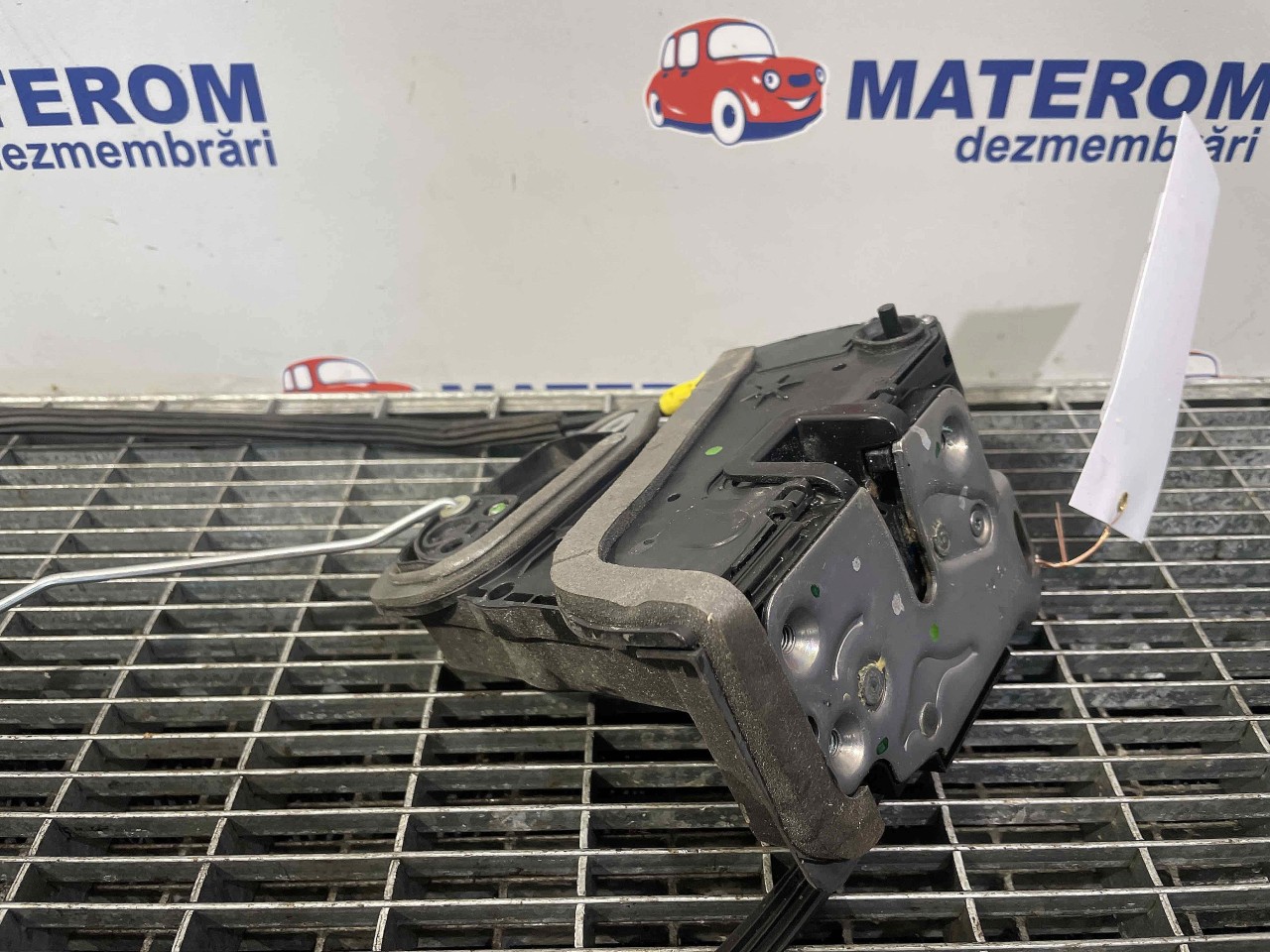 INCUIETOARE USA SPATE STANGA OPEL ASTRA K - - (2015 2021)