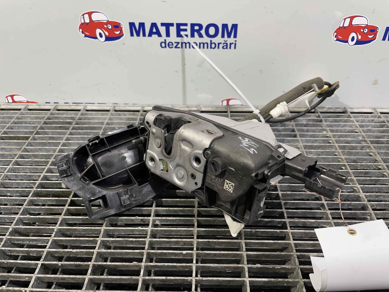 INCUIETOARE USA SPATE STANGA PEUGEOT 3008 3008 - - (2008 2013)