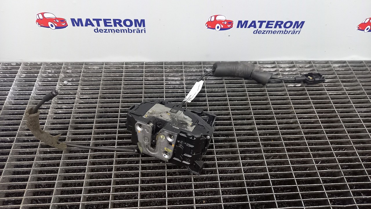 INCUIETOARE USA SPATE STANGA RENAULT MEGANE MEGANE - - (2012 2016)