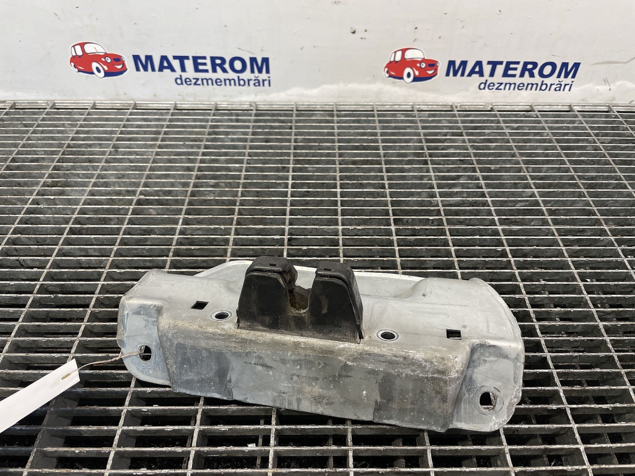 INCUIETOARE USA SPATE STANGA RENAULT MODUS - - (2008 2012)