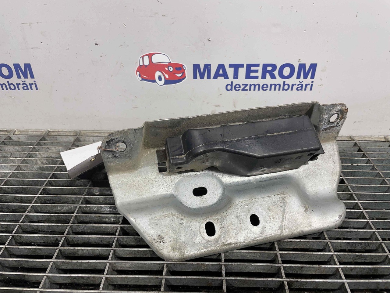 INCUIETOARE USA SPATE STANGA RENAULT MODUS MODUS - - (2008 2012)